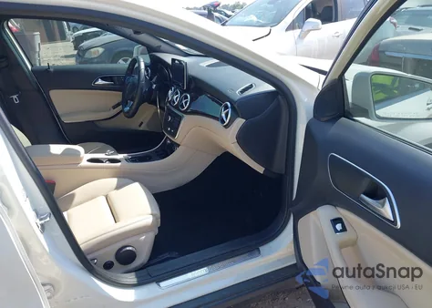 2016 Mercedes-Benz Gla 250 z USA, uszkodzony, nr VIN WDCTG4EB2GJ269075